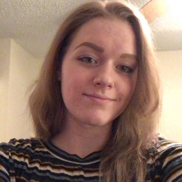 Profile Picture of Brittany Trapp (@brittany_trapp) on Poshmark