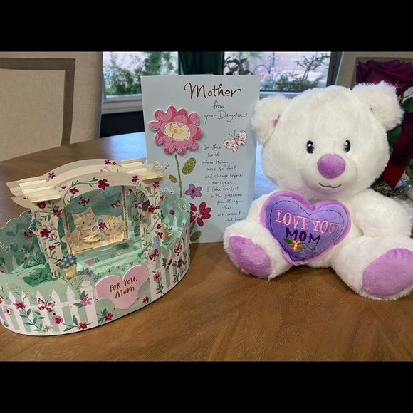 Profile Picture of Liudmila Luchian (@liudmilaluchian) on Poshmark