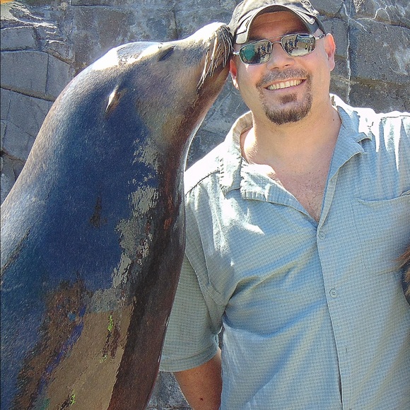 Profile Picture of Michael Parrella (@michaelparrella) on Poshmark