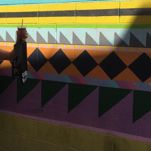 Profile Picture of Carly Abernethy (@carly_abernethy) on Poshmark