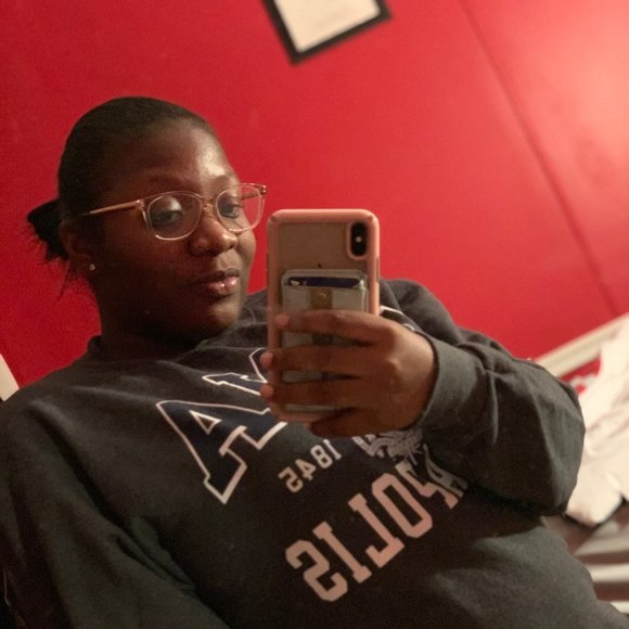 Profile Picture of Dana Stubblefield (@djstubblefield) on Poshmark
