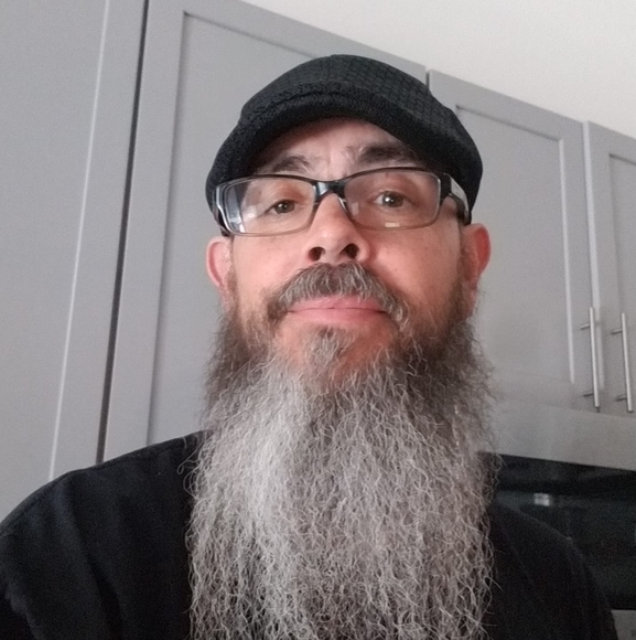 Profile Picture of Bryan Avey (@rellikss) on Poshmark