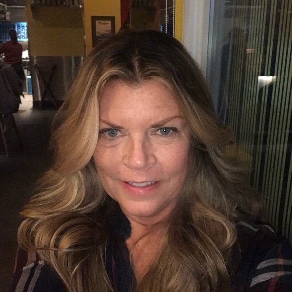 Profile Picture of Kila Roffler (@svenskakila) on Poshmark