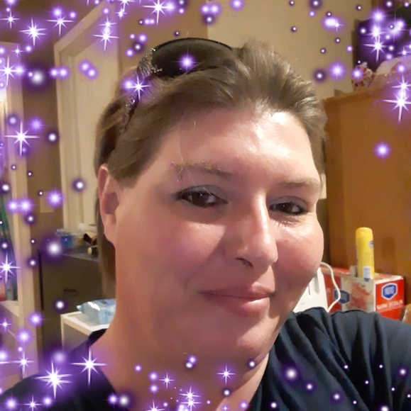 Profile Picture of Melaina Amatuccio (@melaina_a) on Poshmark