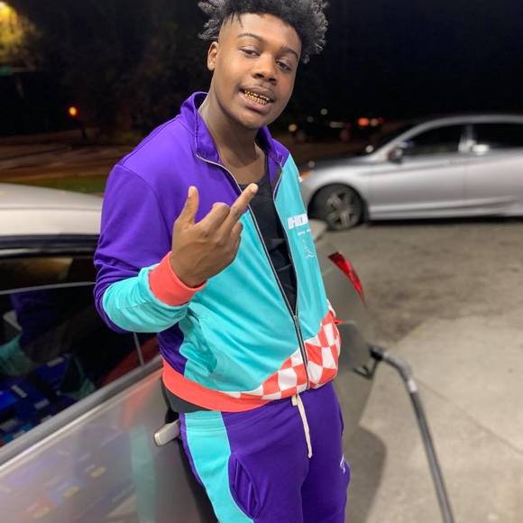 Profile Picture of Mike Cobb (@mikecobb35) on Poshmark