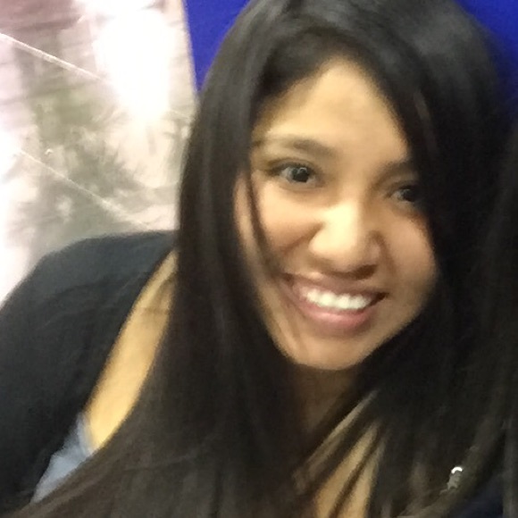 Profile Picture of Maria Bedoya (@20120438) on Poshmark