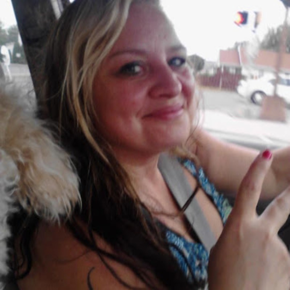 Profile Picture of Lisa Tyler (@tylerlisa1967) on Poshmark