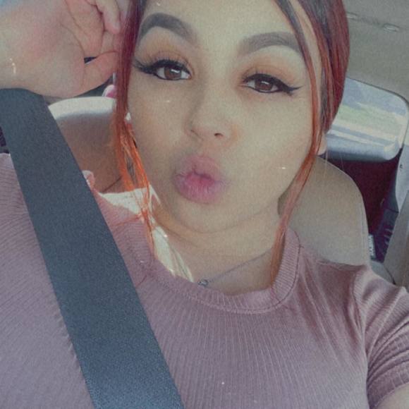 Profile Picture of Mariah Santiago (@mariahsantia622) on Poshmark