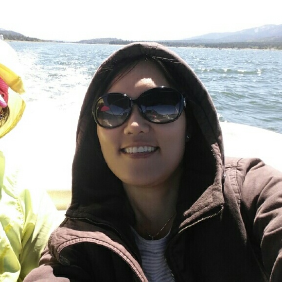 Profile Picture of Hyun Suh (@maze20) on Poshmark