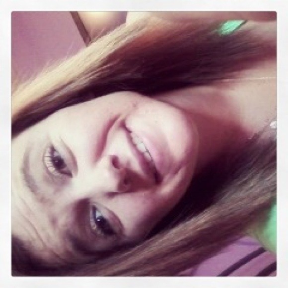 Profile Picture of Kianna Knueppel (@kiki_dood) on Poshmark