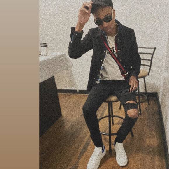 Profile Picture of Raheem Wright (@raheemwright) on Poshmark