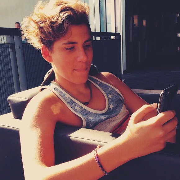 Profile Picture of Jesse Veltman (@jesseveltman) on Poshmark