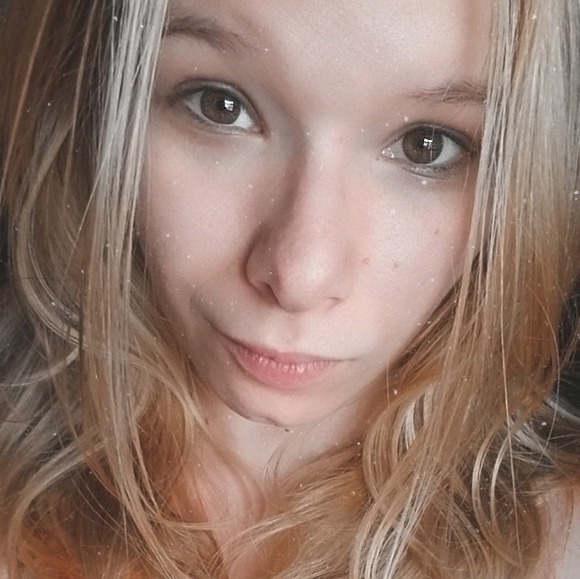 Profile Picture of Alysha Corby (@acorb595) on Poshmark