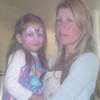 Profile Picture of Lindsay Ruth Andrews (@LindsayRuthAndr) on Twitter