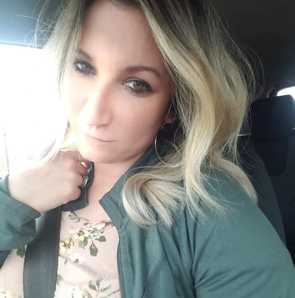 Profile Picture of Jesica Perl (@couponchick87) on Poshmark
