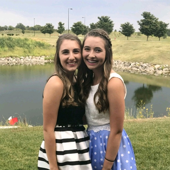 Profile Picture of Sarah Albin (@sarahalbin) on Poshmark