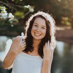 Profile Picture of Caitlin 🐝 (@caitlin.schneider) on Instagram