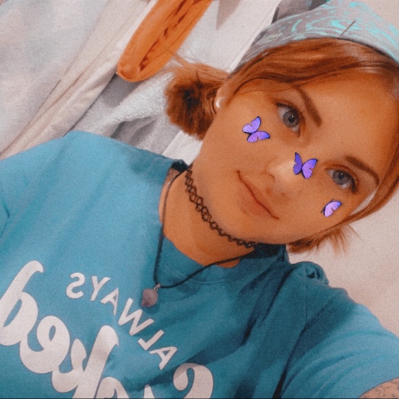 Profile Picture of Danielle Mcphail (@dani00727) on Poshmark