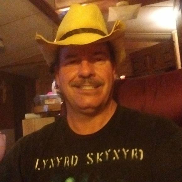 Profile Picture of Carl Bradley (@carlbradley2014) on Poshmark