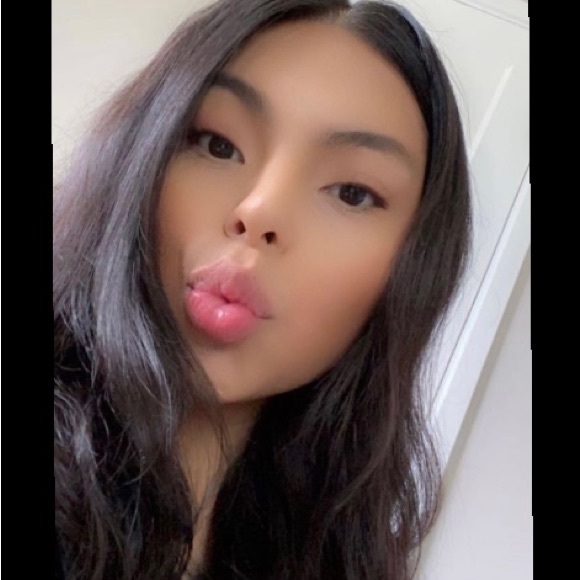 Profile Picture of Brisa Ramirez (@brisaaaa15) on Poshmark