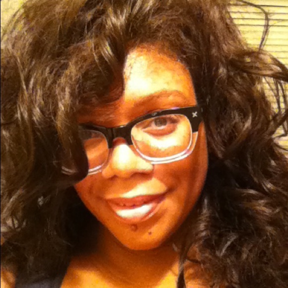 Profile Picture of Michelle Ratterman (@mratterman225) on Poshmark