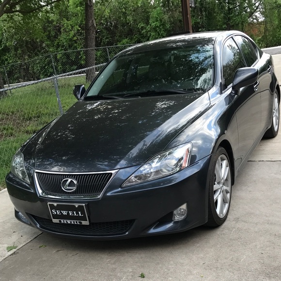 Profile Picture of Jesse Parker (@jessemjames) on Poshmark