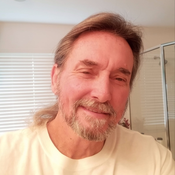 Profile Picture of Randy Rippee (@rrippee55) on Poshmark