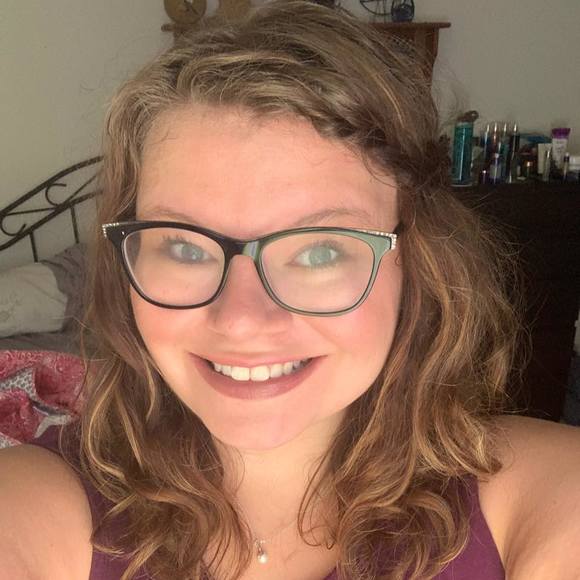 Profile Picture of Kaylah Kerschner (@muhls2013) on Poshmark
