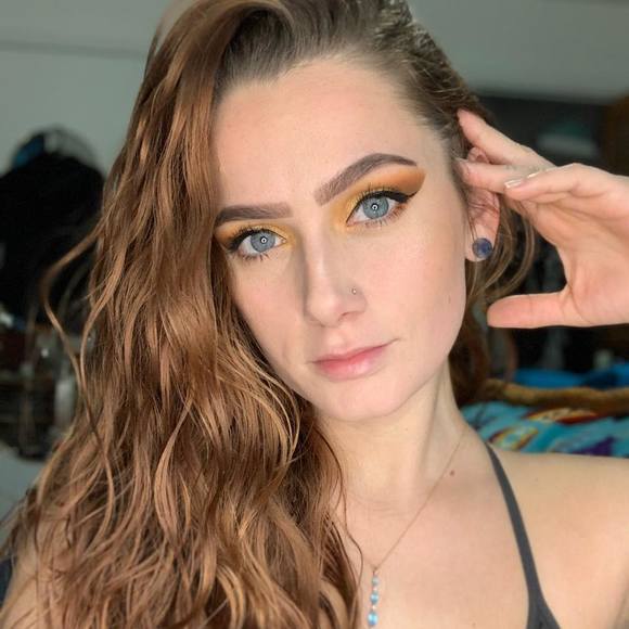 Profile Picture of Katherine Hutchison (@kat_06_rio) on Poshmark