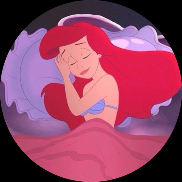 Profile Picture of Norah Daege (@norahcecelia) on Poshmark