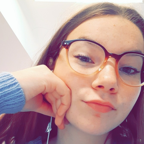 Profile Picture of Andréanne Quirion (@andreanne874) on Poshmark