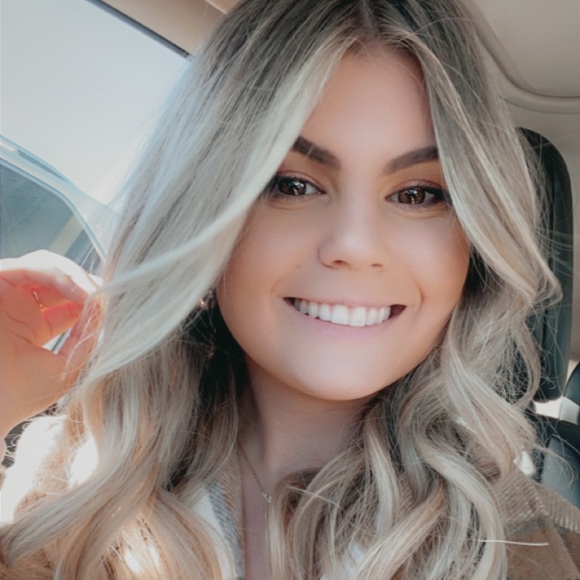 Profile Picture of Merri Capossela (@merricap) on Poshmark