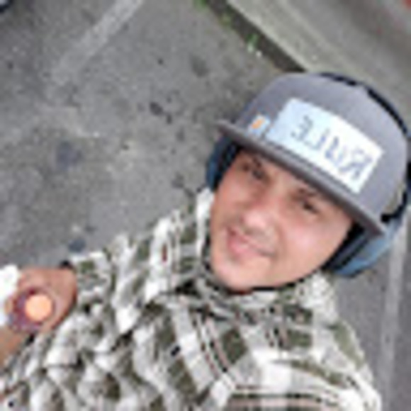 Profile Picture of David Rule (@diceru1980) on Poshmark