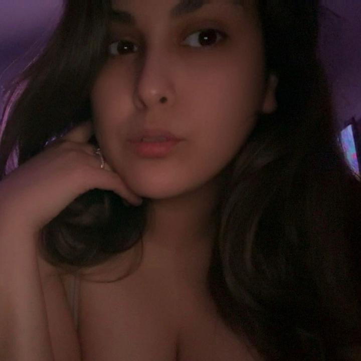 Profile Picture of Amber Alvarez (@amberlynn1817) on Tiktok