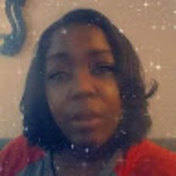 Profile Picture of Daniqua Wade (@daniquawade06) on Poshmark