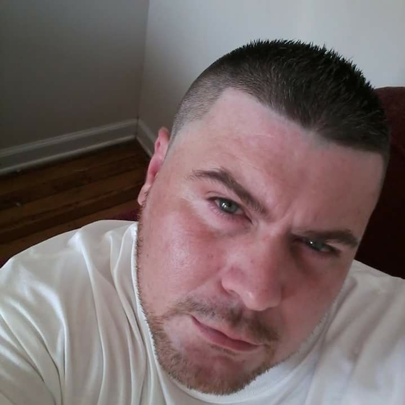 Profile Picture of Chris Becker (@chrisnsonia0927) on Poshmark