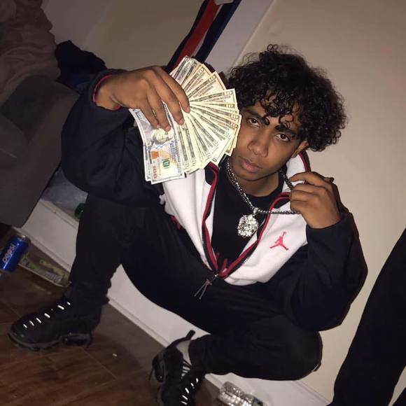 Profile Picture of Rodrigo Rodrigues (@rodrigotemplest) on Poshmark