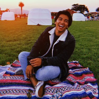 Profile Picture of Jonathan Santos (@jonsandtoast) on Twitter