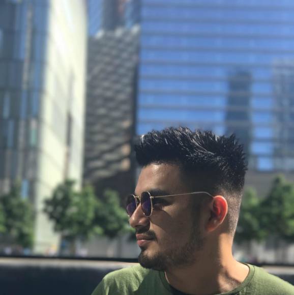 Profile Picture of David Agreda armijos (@david_1_agreda) on Poshmark