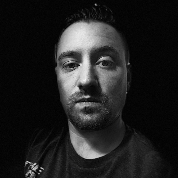Profile Picture of Aaron Hoeft (@aphoeft) on Poshmark