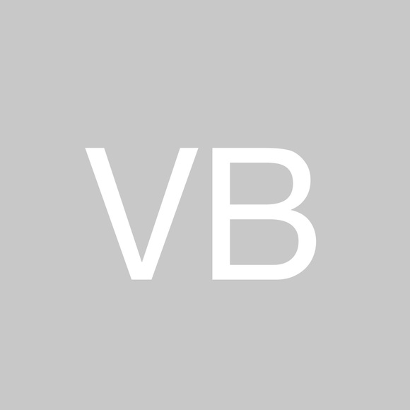 Profile Picture of Vanessa Bianchi (@bianchibella) on Poshmark