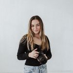 Profile Picture of Luxury Wisconsin Wedding Photographer (@sylviarose.photography) on Instagram