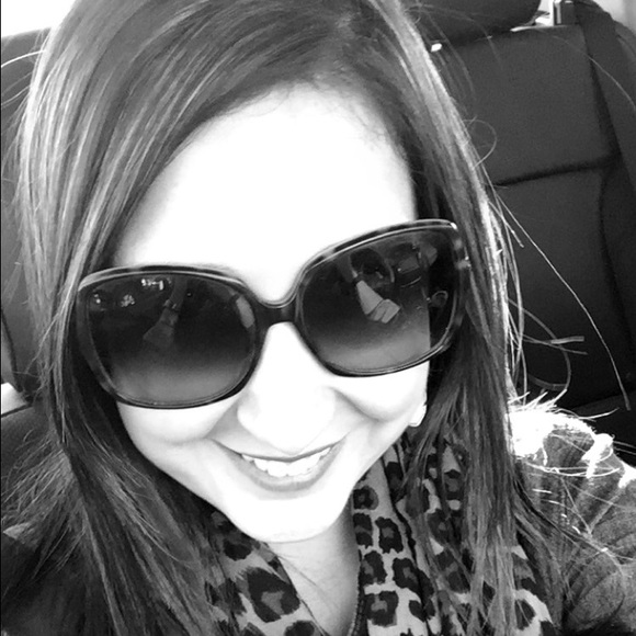 Profile Picture of Meredithe Marshall (@memarsha) on Poshmark