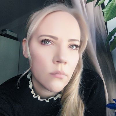 Profile Picture of Eva (@EvaConradArt) on Twitter
