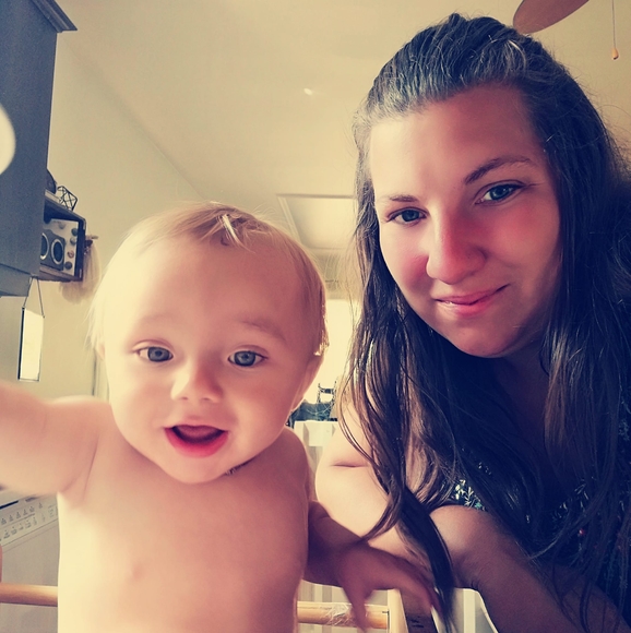 Profile Picture of Kari-ann Dickenson (@kariann935) on Poshmark