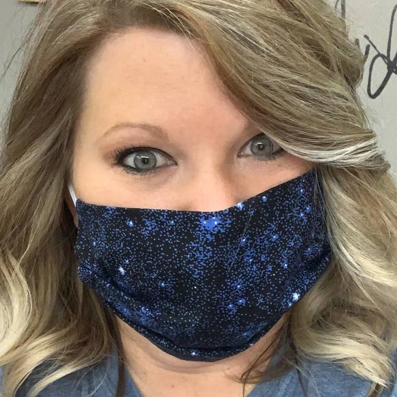 Profile Picture of Heather Wolfe (@wolfe2016) on Poshmark