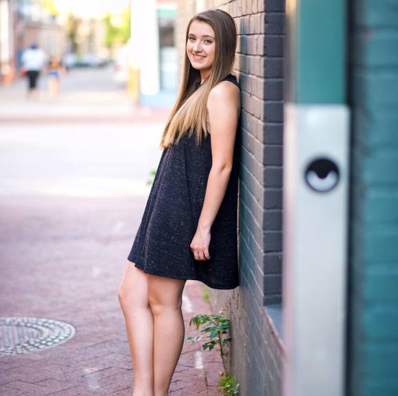 Profile Picture of Kailey Palmen (@kaileypalmen) on Poshmark