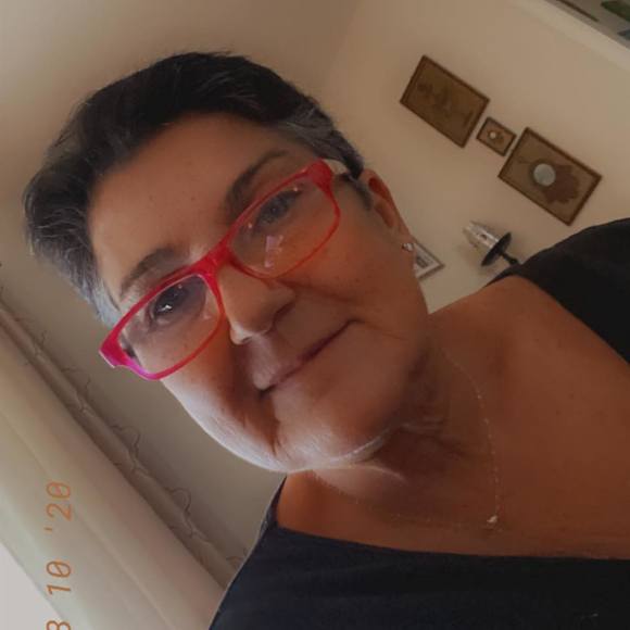 Profile Picture of Mejda Lazzem (@mejdalazzem) on Poshmark