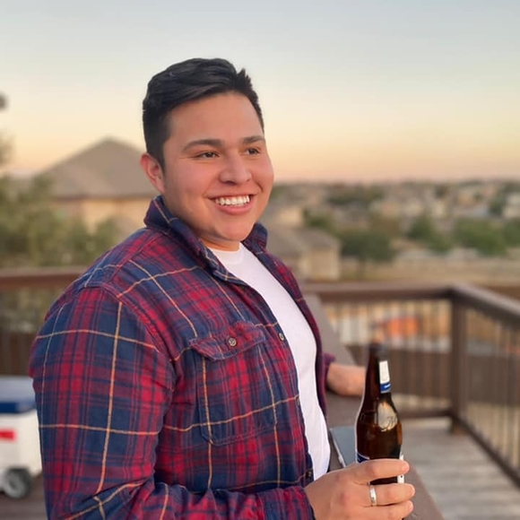 Profile Picture of Edgar Bernal (@edgar_bernal) on Poshmark