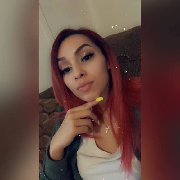 Profile Picture of Jade Clements (@jade_piglet) on Poshmark